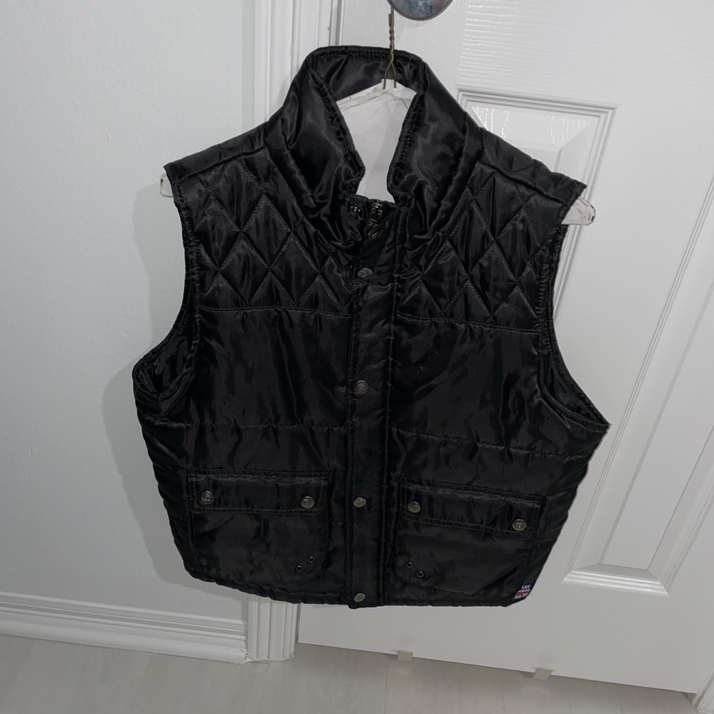 Black puffer vest